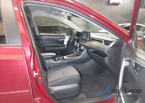 2020 Toyota Rav4 Xle z USA, uszkodzony, nr VIN 2T3P1RFV0LW113062